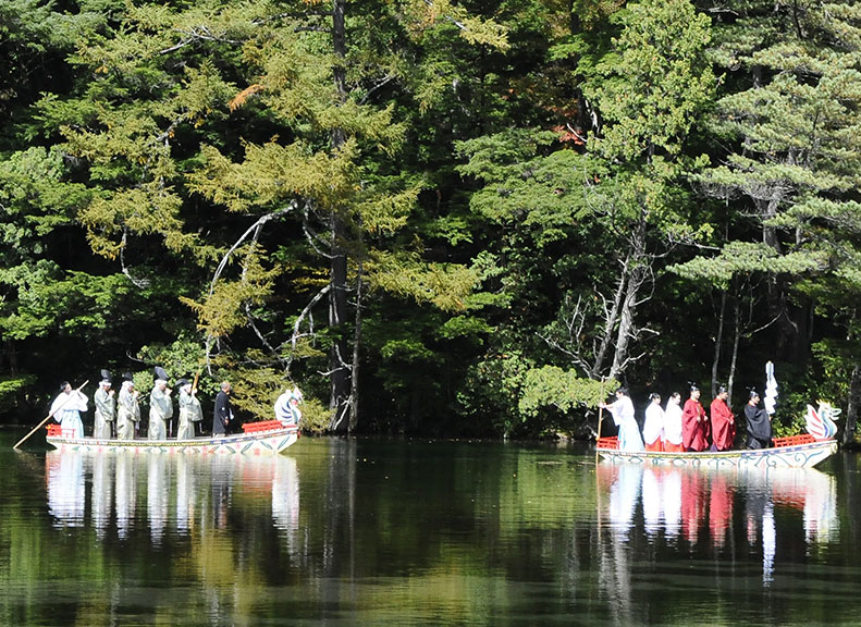 漂浮著莊嚴的氛圍明神池的「奧宮」