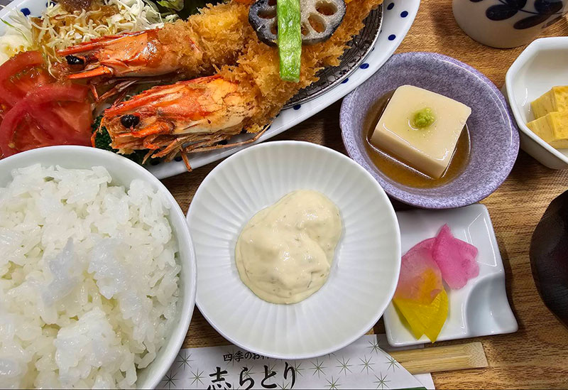 四季のお料理 志らとり