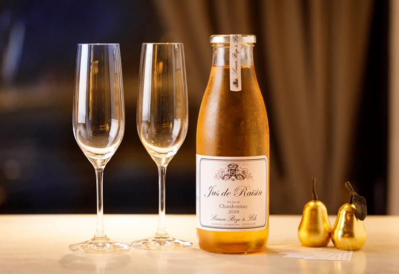 champagne J.