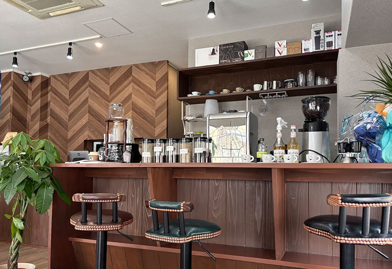 cafe dolphin