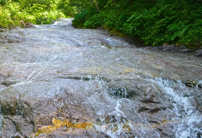 カムイワッカ湯の滝