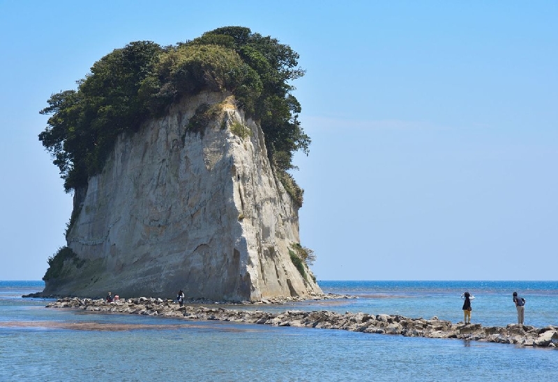 見附島