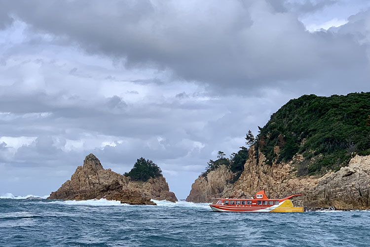 青海島観光汽船