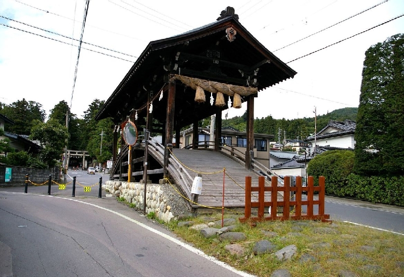 諏訪大社下社春宮