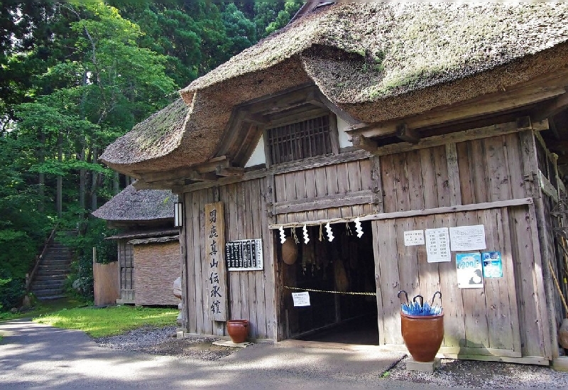 男鹿真山伝承館