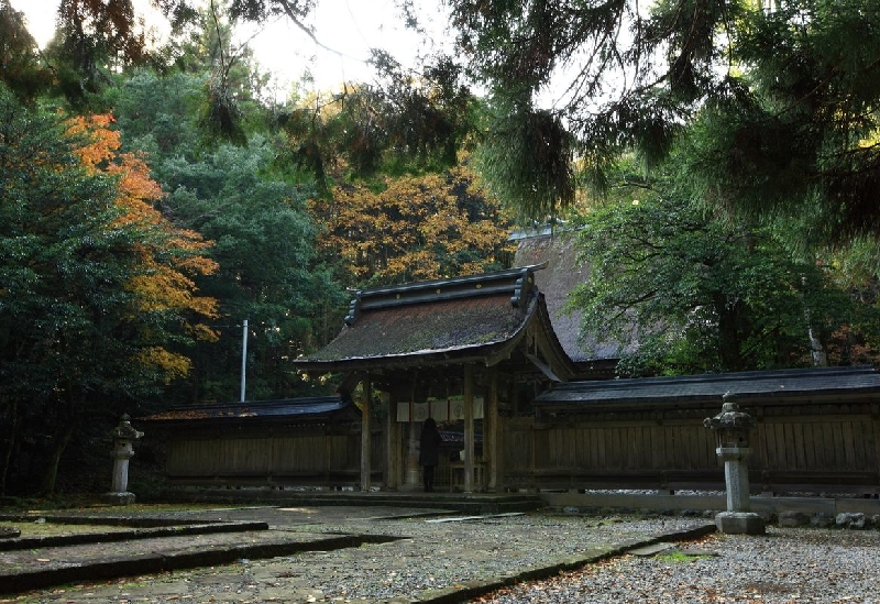 若狭彦神社