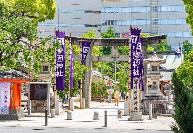 警固神社