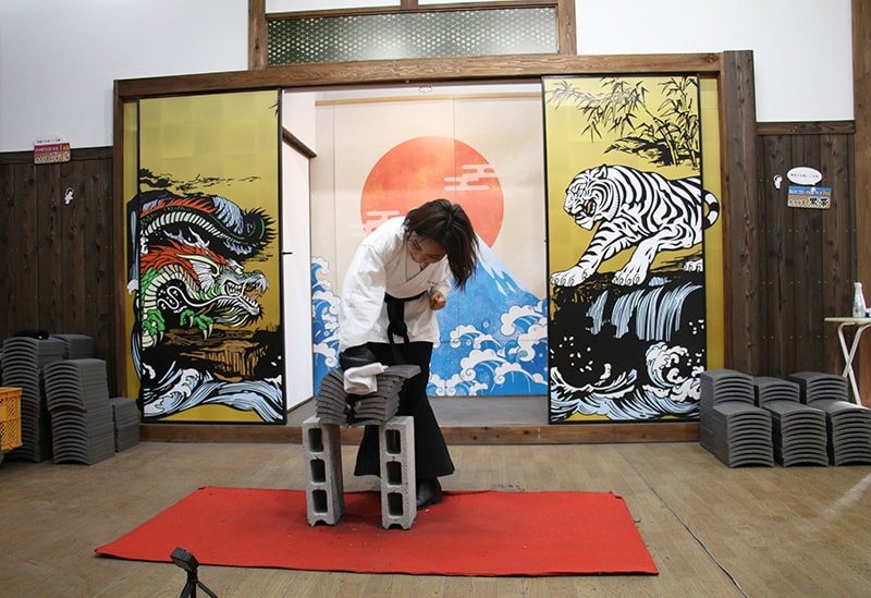 瓦割り体験道場