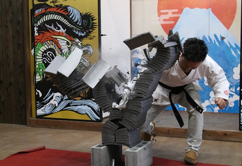 瓦割り体験道場