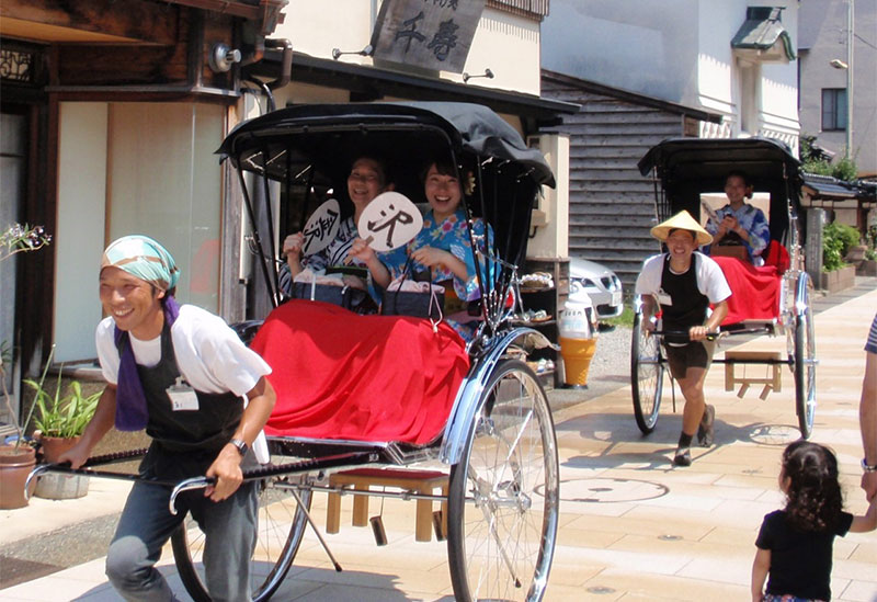 金沢観光人力車～浪漫屋～