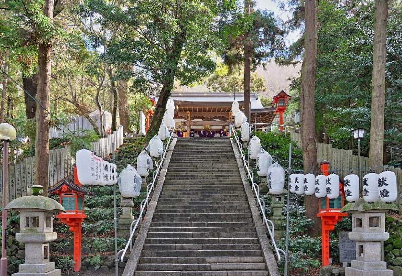 枚岡神社